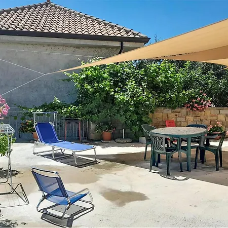 Casa Antonia 卡斯特拉巴特